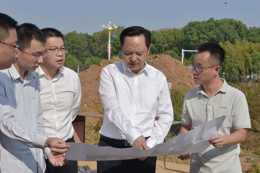 鄭紹調研棚改安置情況